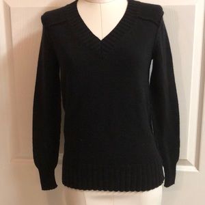 NWOT BLACK BANANA REPUBLIC SIZE S V-NECK SWEATER